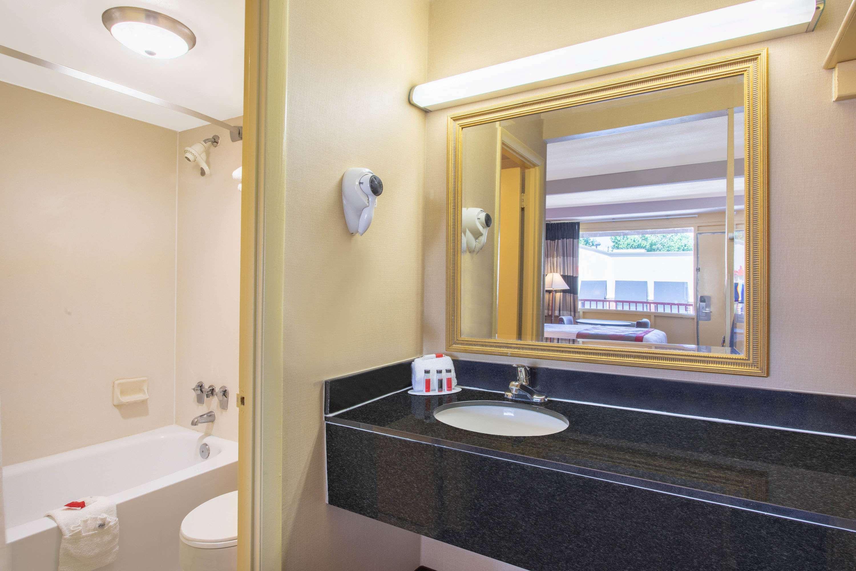 Ramada Limited Cockeysville Εξωτερικό φωτογραφία