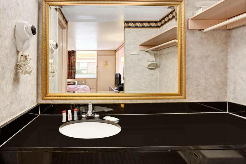Ramada Limited Cockeysville Εξωτερικό φωτογραφία